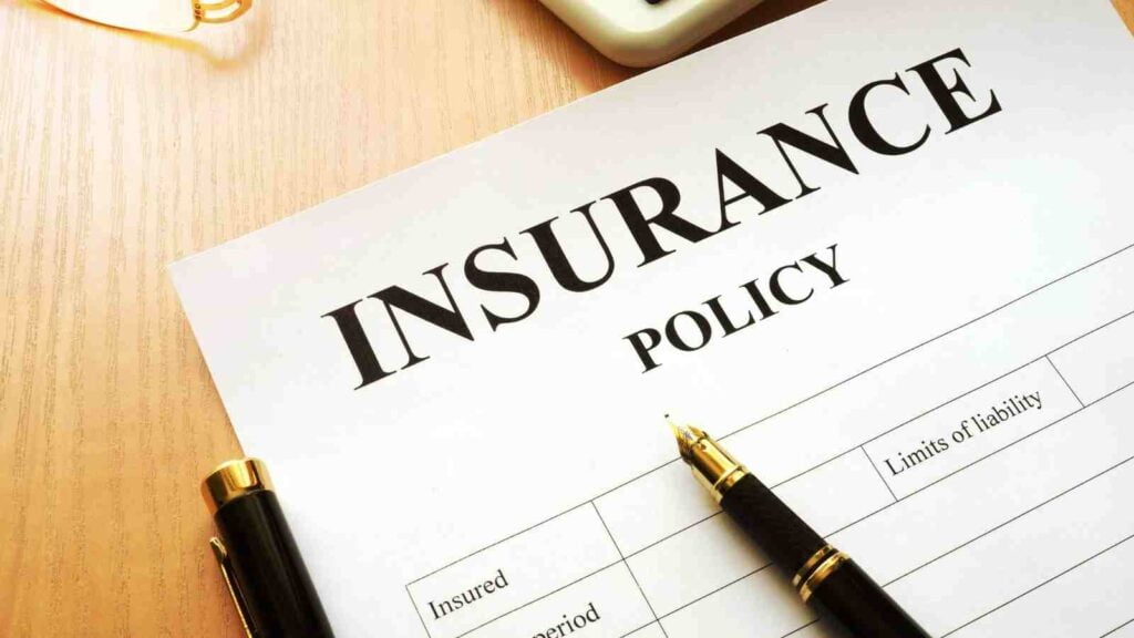 Can I Stay on My Parents' Insurance If I File Taxes Independently?