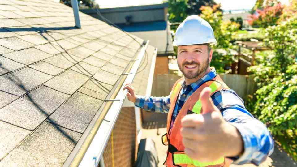 How to Get Home Insurance With An Old Roof